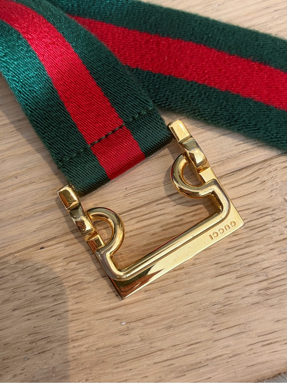 Men’s Gucci red and green stripe belt